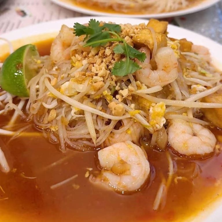 Delicious Pad Thai Experience