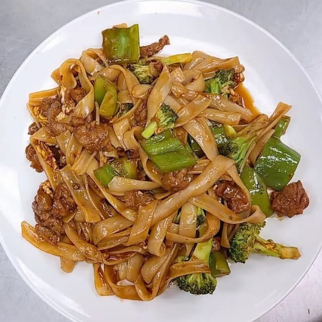 Pad Kee Mao Dinner.